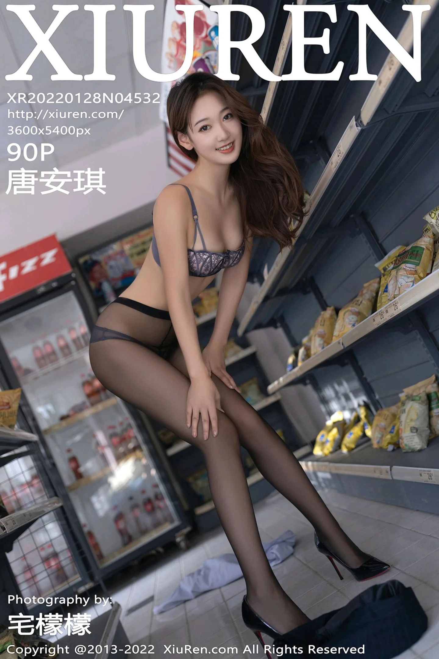 [XiuRen秀人网]VOL.4532 模特唐安琪角色扮演主题脱蓝色T恤露灰色蕾丝内衣迷人诱惑写真90P-秀人网官方网站